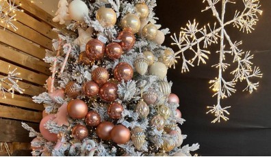 Come addobbare l'albero di Natale con gusto e senza errori